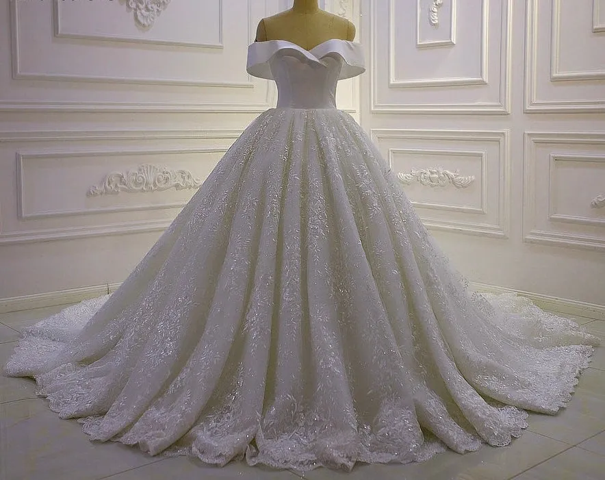 AM1029 Simple Elegant Off Shoulder Ball Gown Lace Wedding Dress