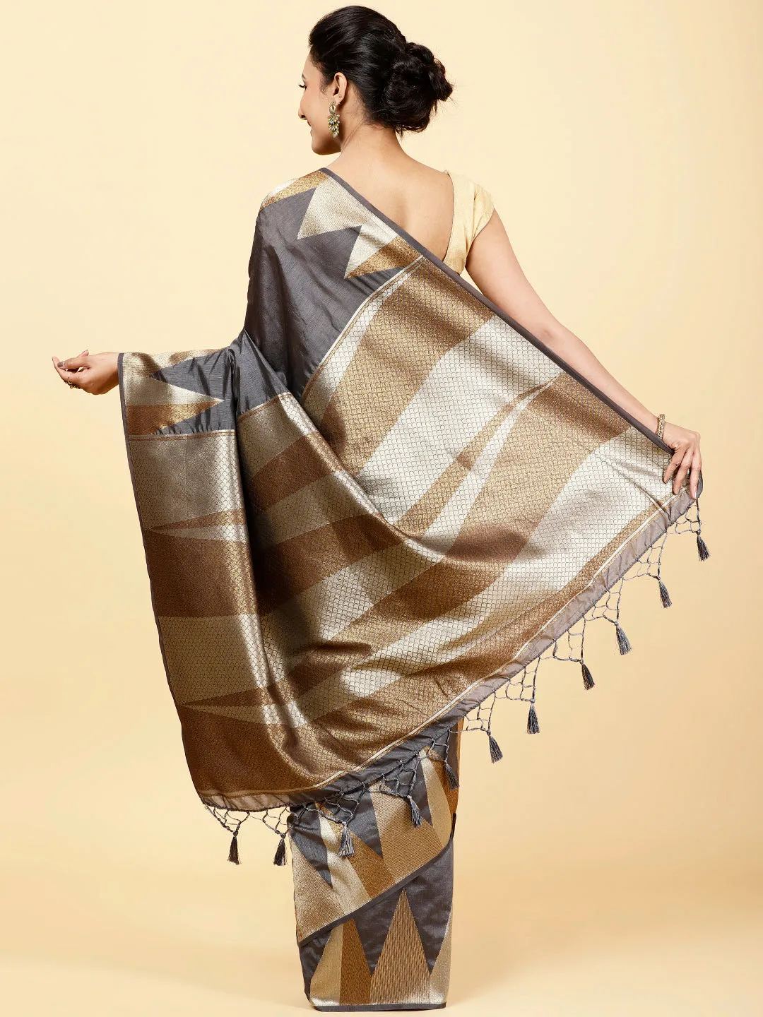 Art Handloom Plain Zari Border Woven Saree