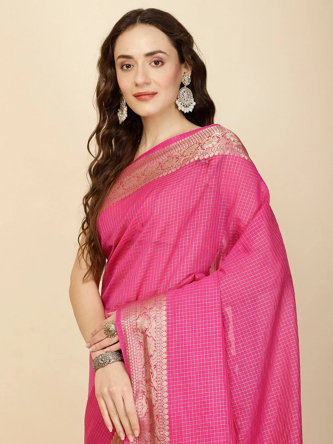 Check Pattern Plain Woven Georgette Saree