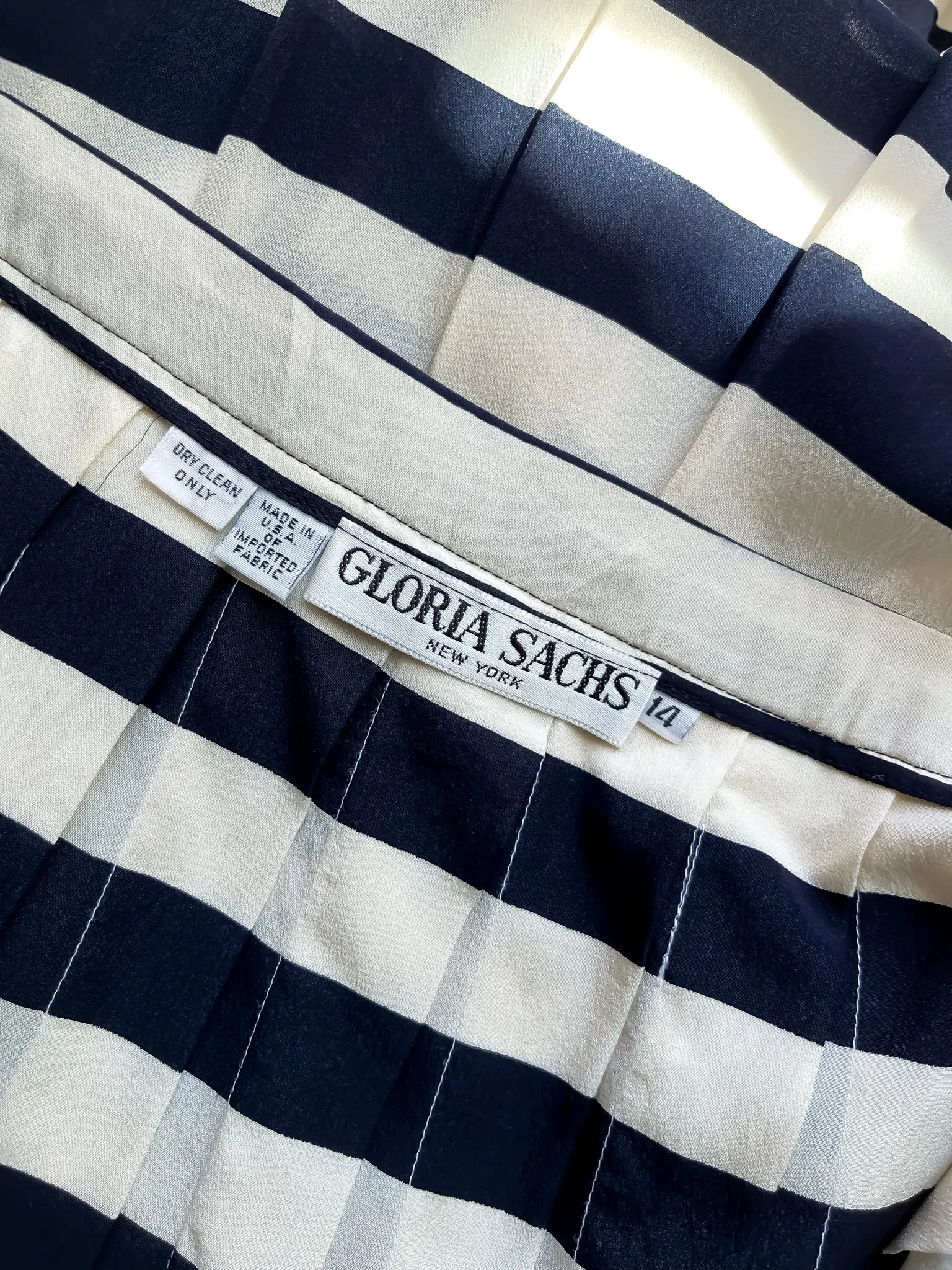 Classic Gloria Sachs Navy Striped Silk Skirt / Sz L