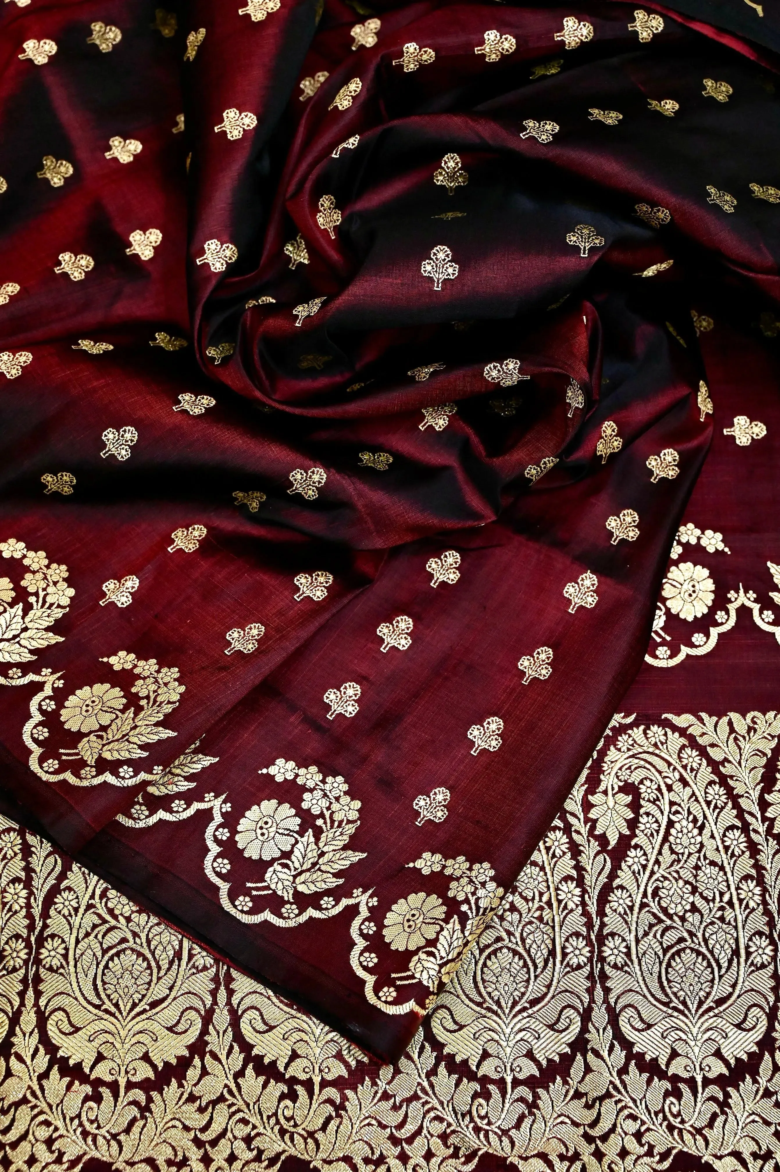 Deep Maroon and Black Dual Tone Color Mashru Banarasi Silk Saree