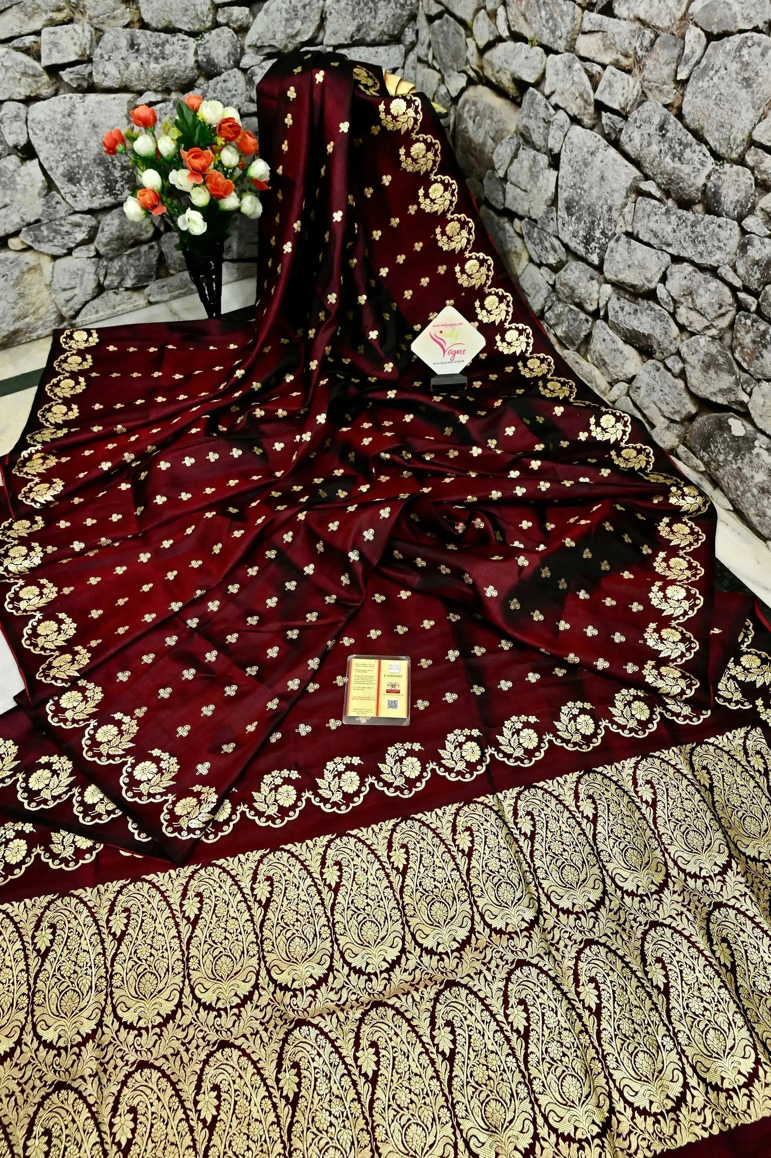 Deep Maroon and Black Dual Tone Color Mashru Banarasi Silk Saree