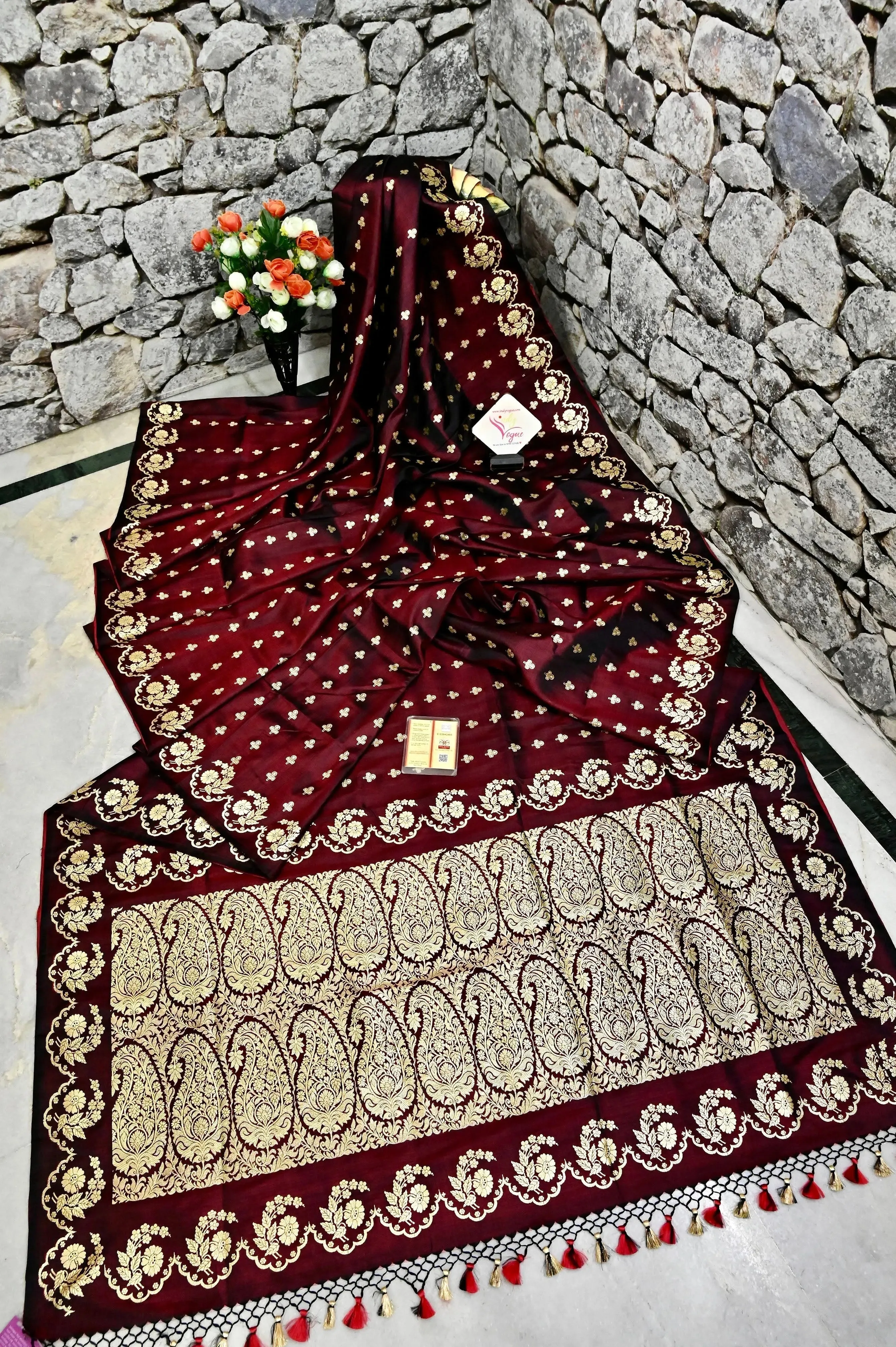 Deep Maroon and Black Dual Tone Color Mashru Banarasi Silk Saree