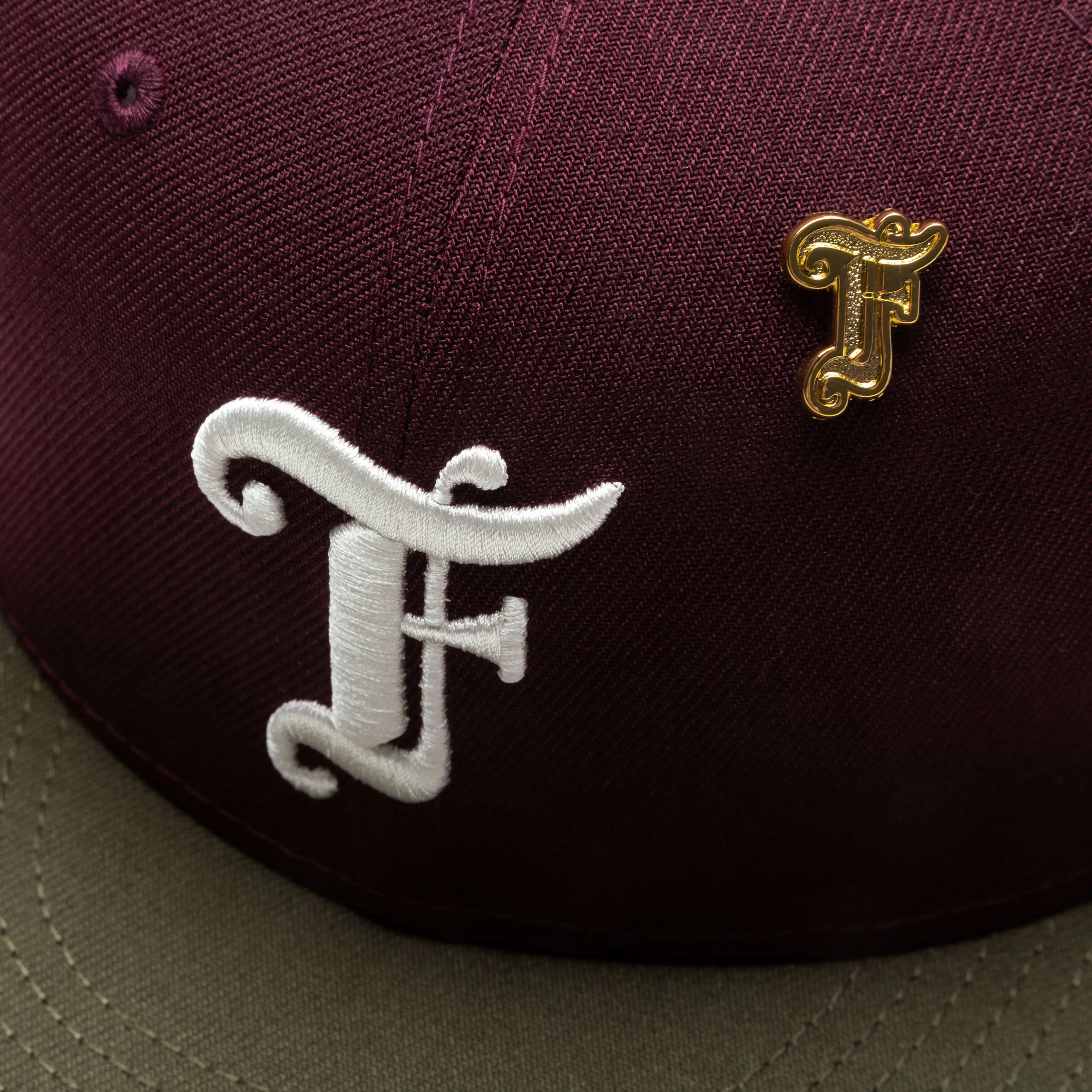 Feature x New Era Old English F Snapback - Maroon/New Olive