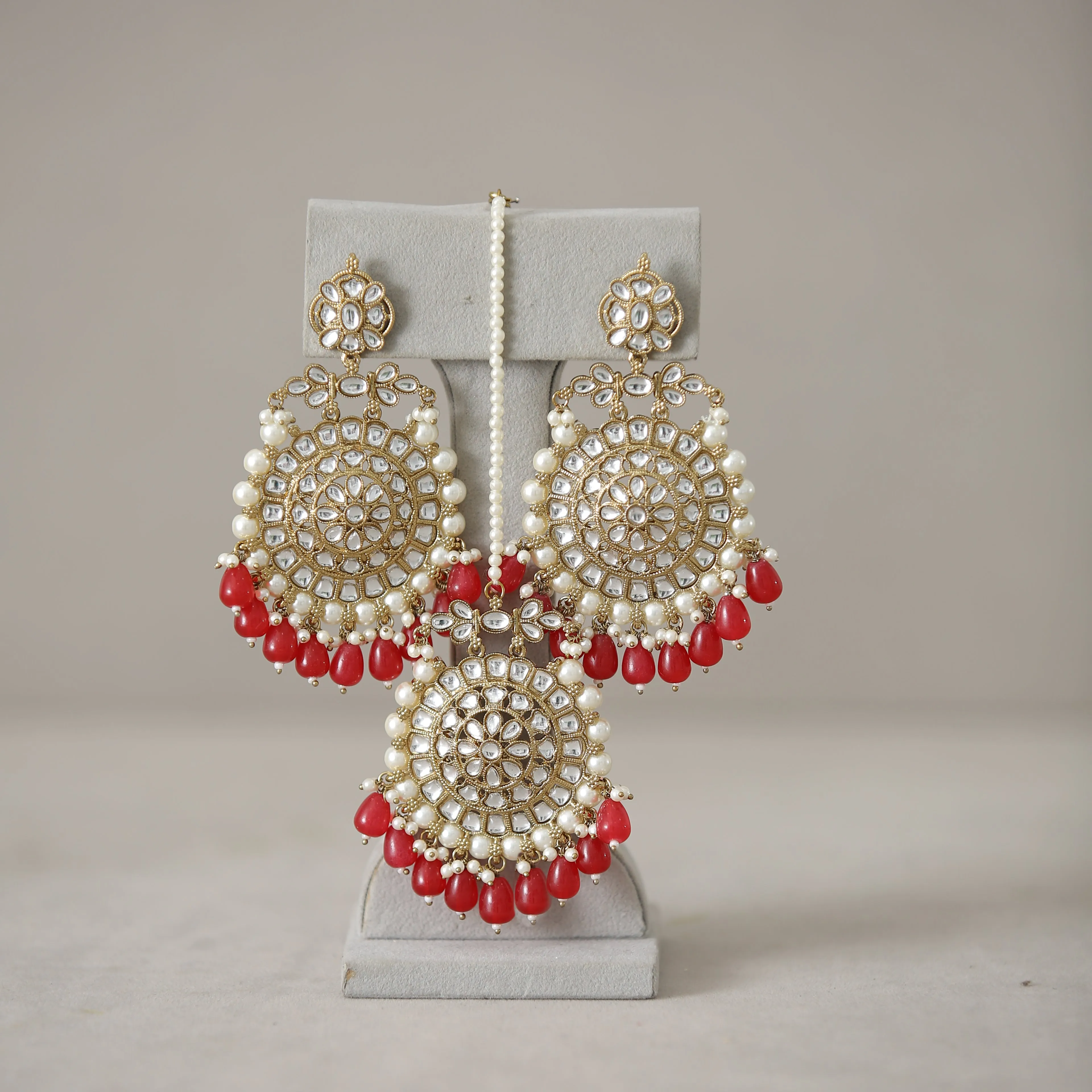 Geetika Kundan Earrings With Tikka