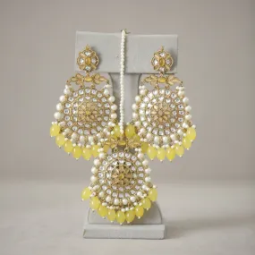 Geetika Kundan Earrings With Tikka