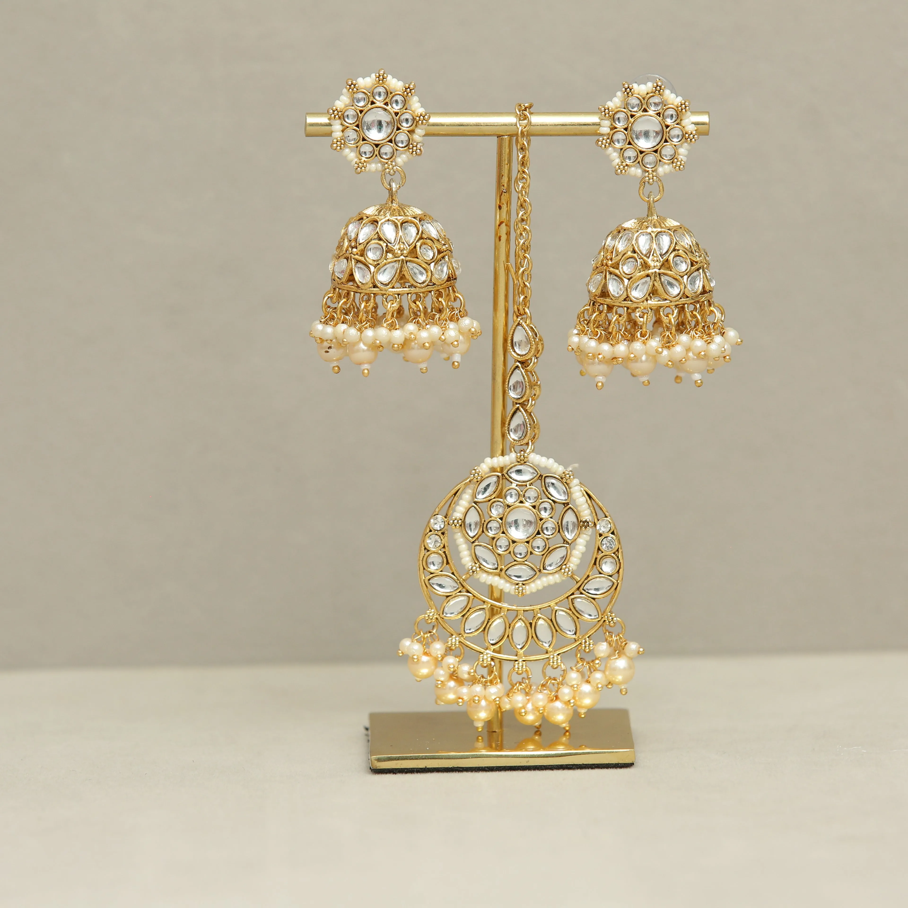 Girisha Kundan Earrings And Tikka