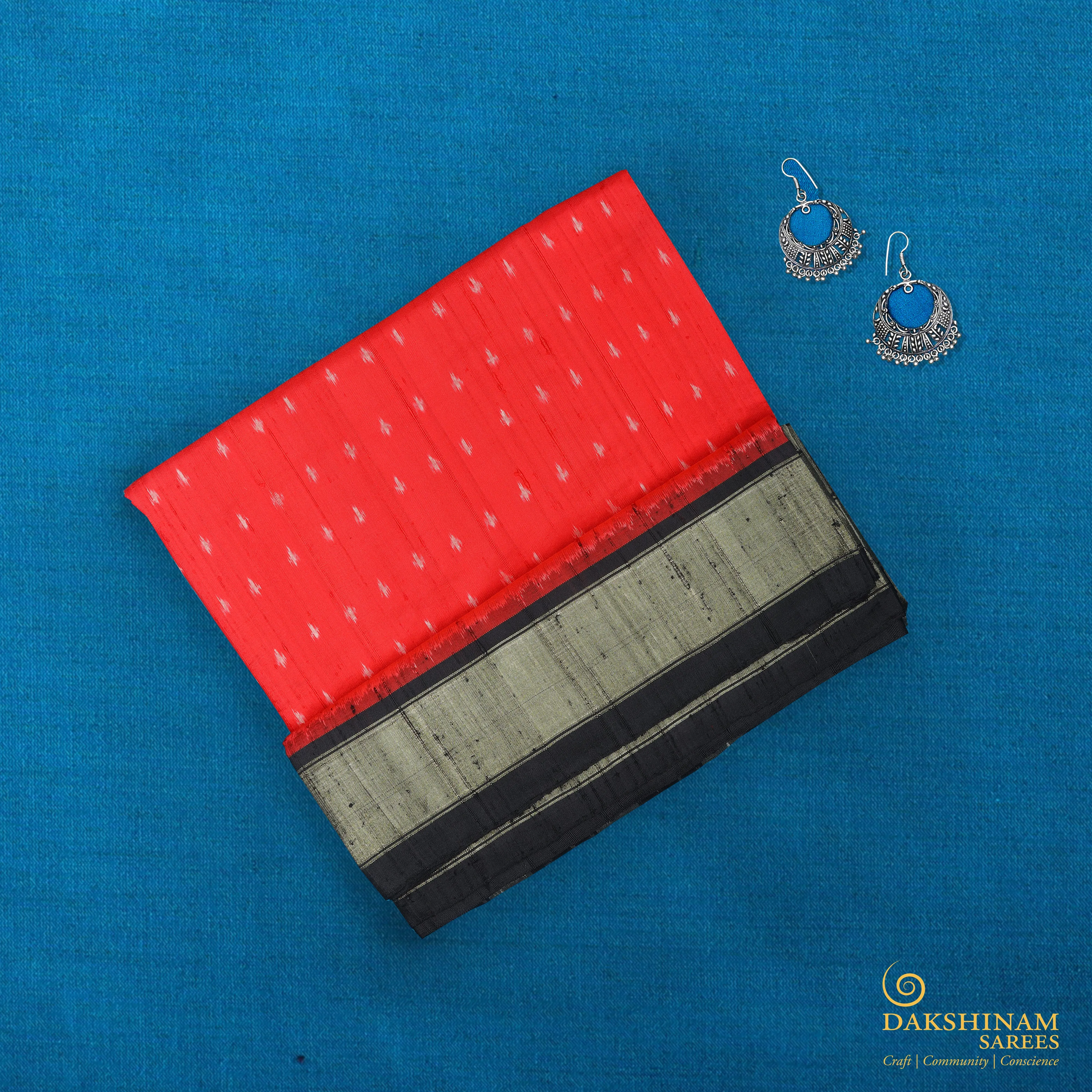 Handwoven Black with Red Pochampally Ikat Saree - 923T003481DSC