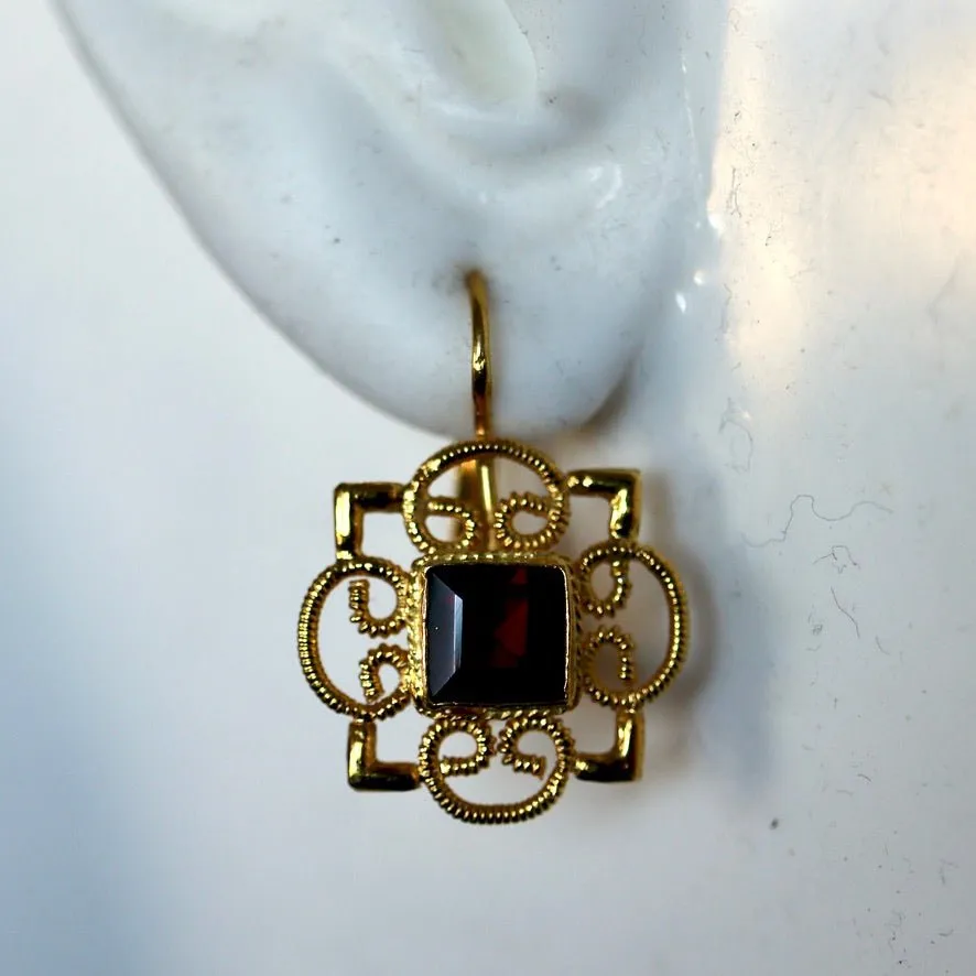 Rosette 14k Gold and Garnet Earrings